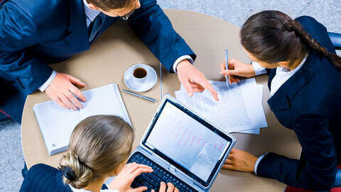 Business-people-working-2